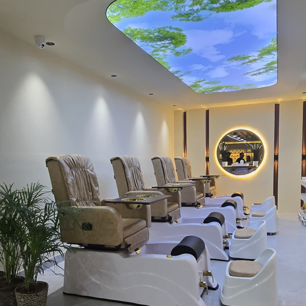 Q8 Salon